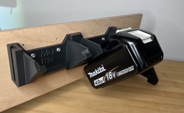 Akku Halter kompatibel mit Makita 18V Schräg